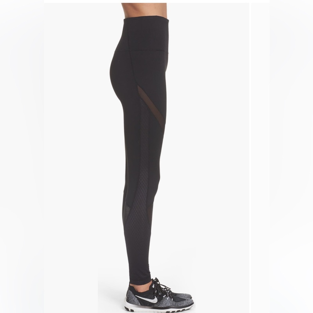Zella Knock Out High Waist Leggings in Black Size Medium - Picture 3 of 12